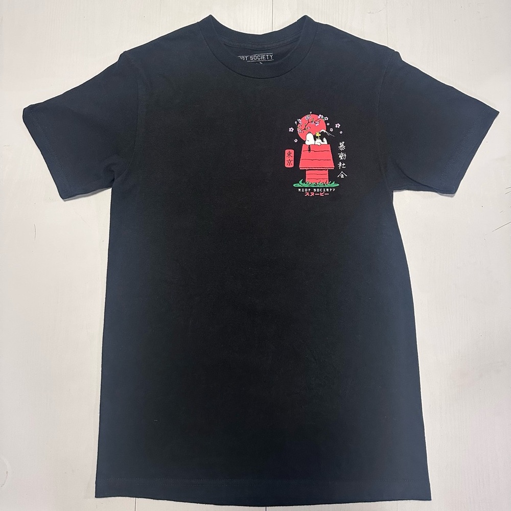 Riot Society Snoopy Kanji T-Shirt Peanuts Cherry Blossom Sz Small New w.o tags